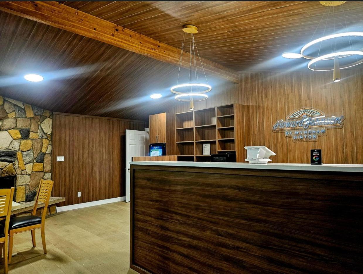 הינטון Tara Vista Inn מראה חיצוני תמונה